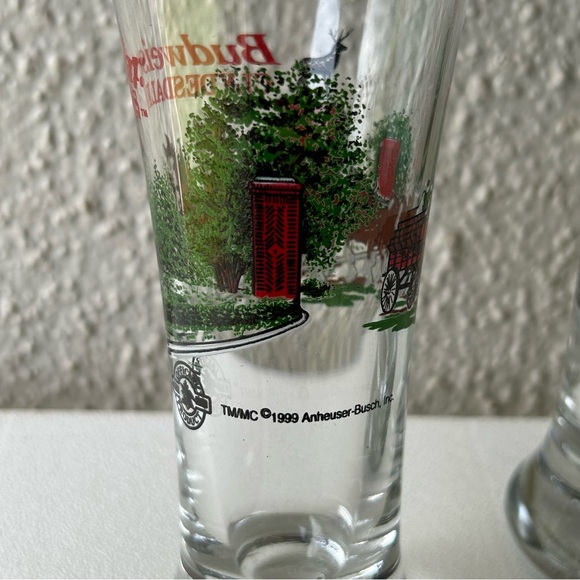Budweiser Clydesdale Pilsner Beer Glasses 1999 Lot of 2 Winter Holiday like new - Picture 3 of 11